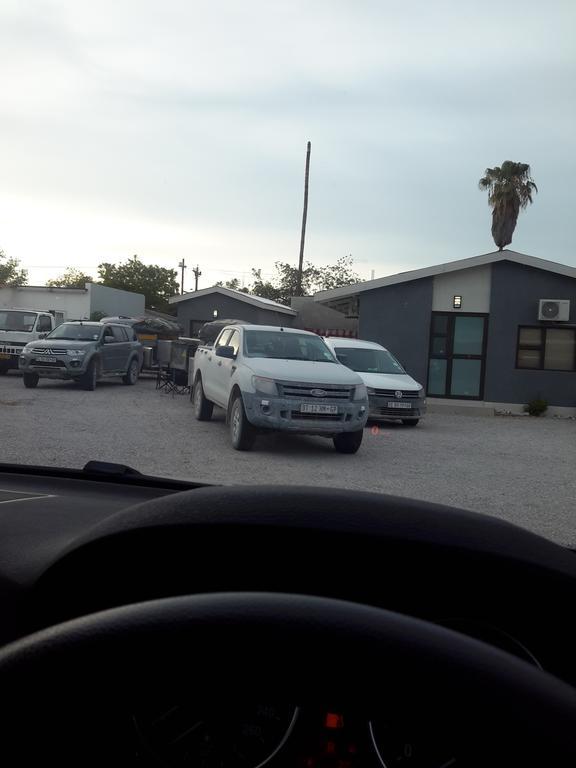 Tsumeb Guesthouse Kamho ภายนอก รูปภาพ