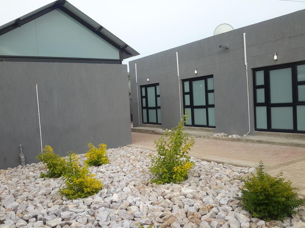 Tsumeb Guesthouse Kamho ภายนอก รูปภาพ