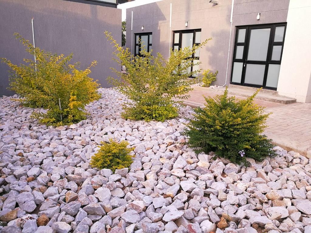Tsumeb Guesthouse Kamho ภายนอก รูปภาพ