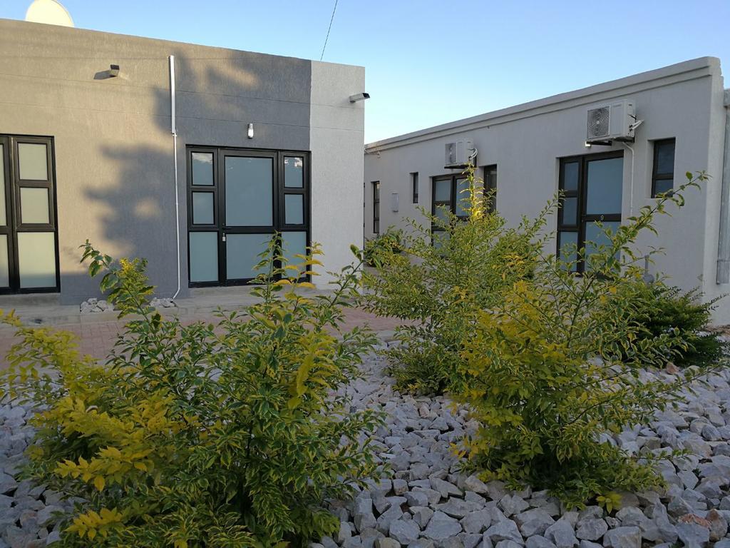 Tsumeb Guesthouse Kamho ภายนอก รูปภาพ