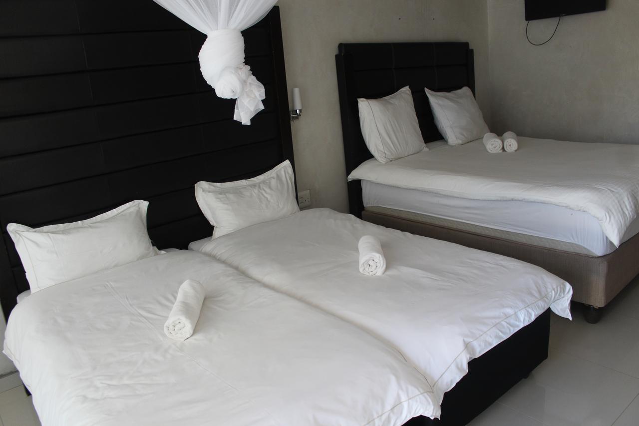 Tsumeb Guesthouse Kamho ภายนอก รูปภาพ