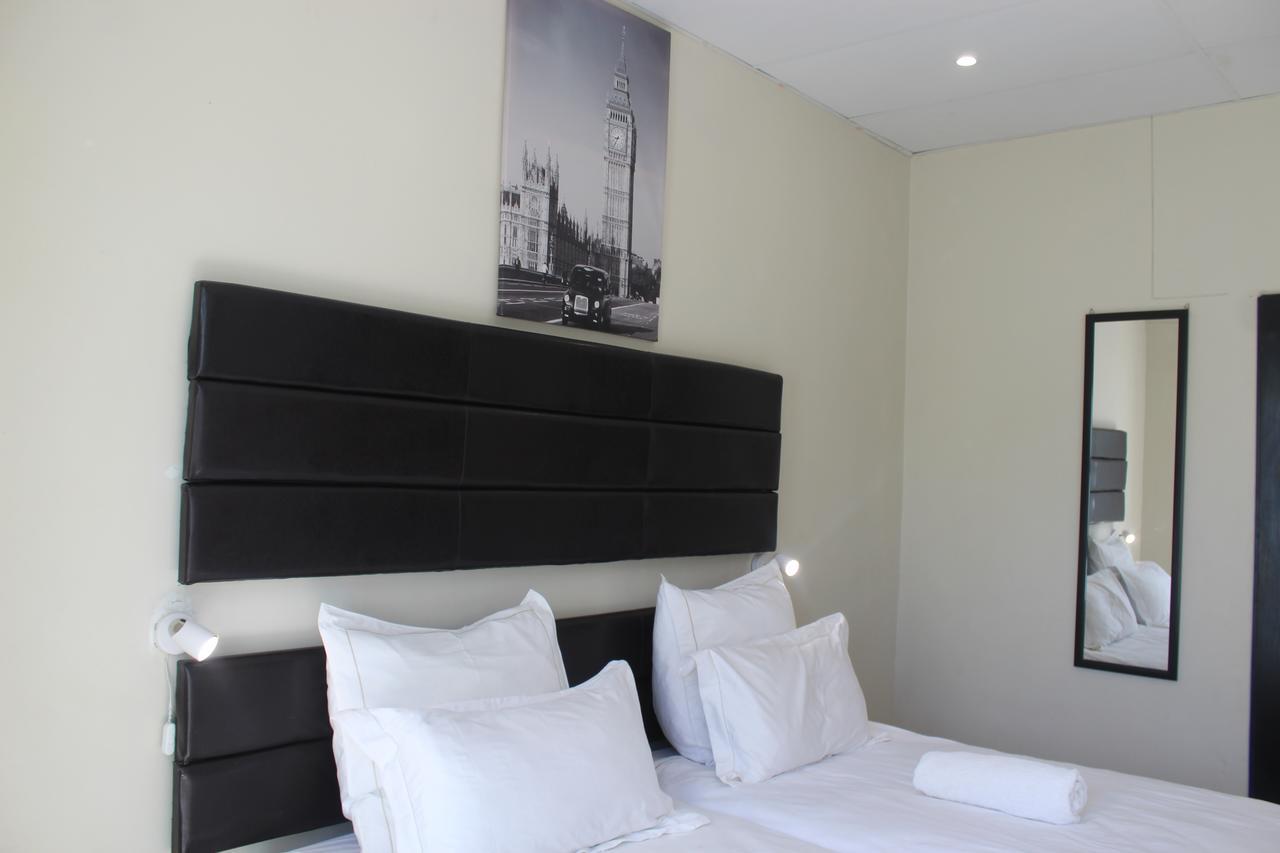 Tsumeb Guesthouse Kamho ภายนอก รูปภาพ