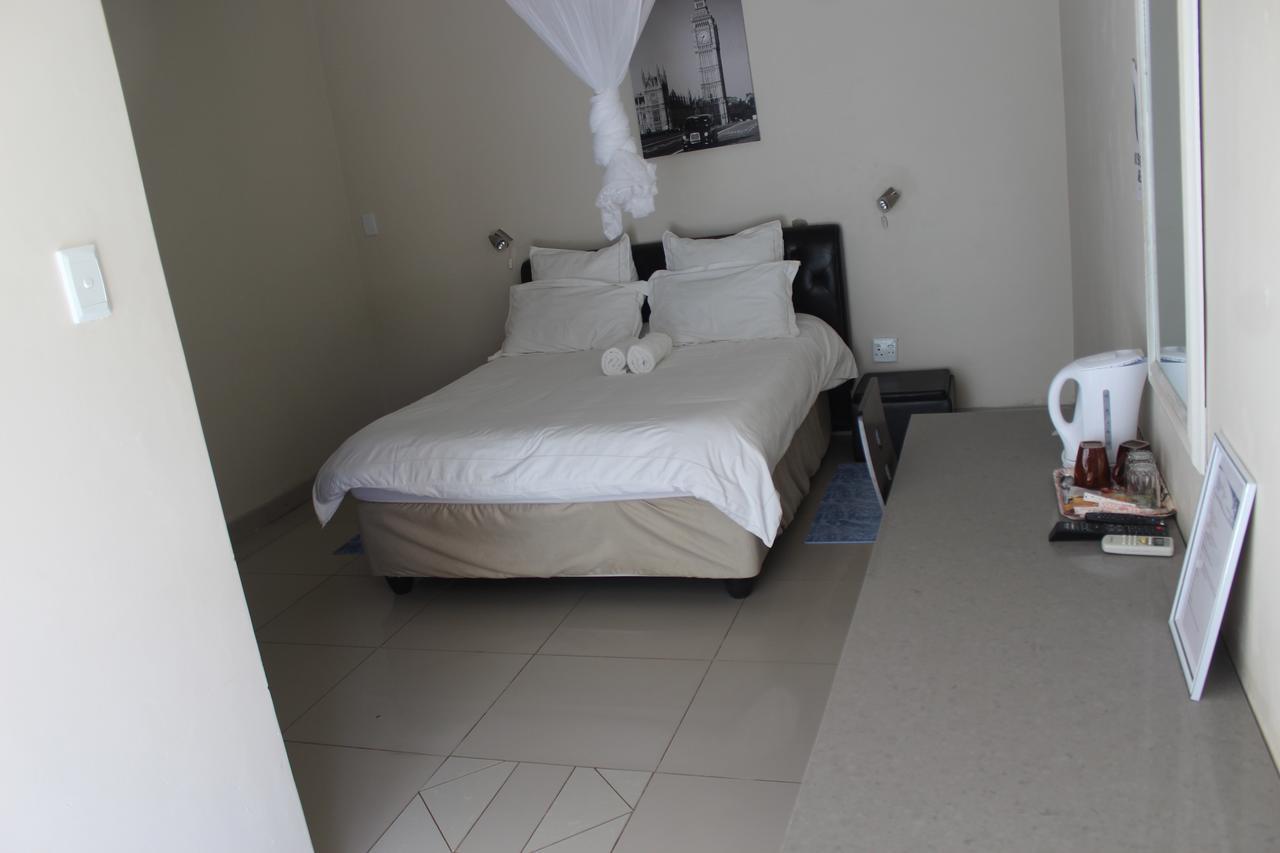 Tsumeb Guesthouse Kamho ภายนอก รูปภาพ