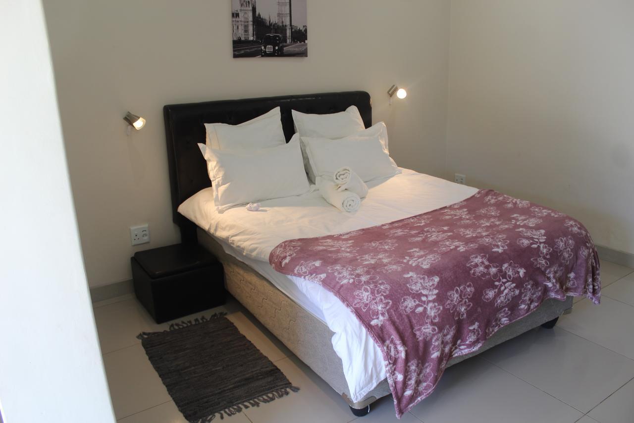 Tsumeb Guesthouse Kamho ภายนอก รูปภาพ