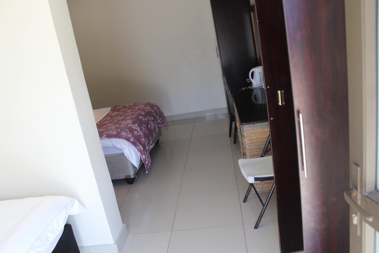 Tsumeb Guesthouse Kamho ภายนอก รูปภาพ