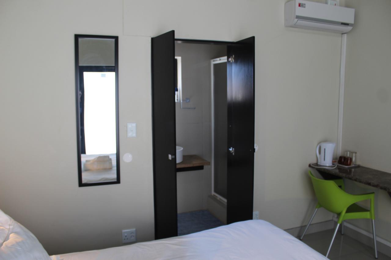 Tsumeb Guesthouse Kamho ภายนอก รูปภาพ